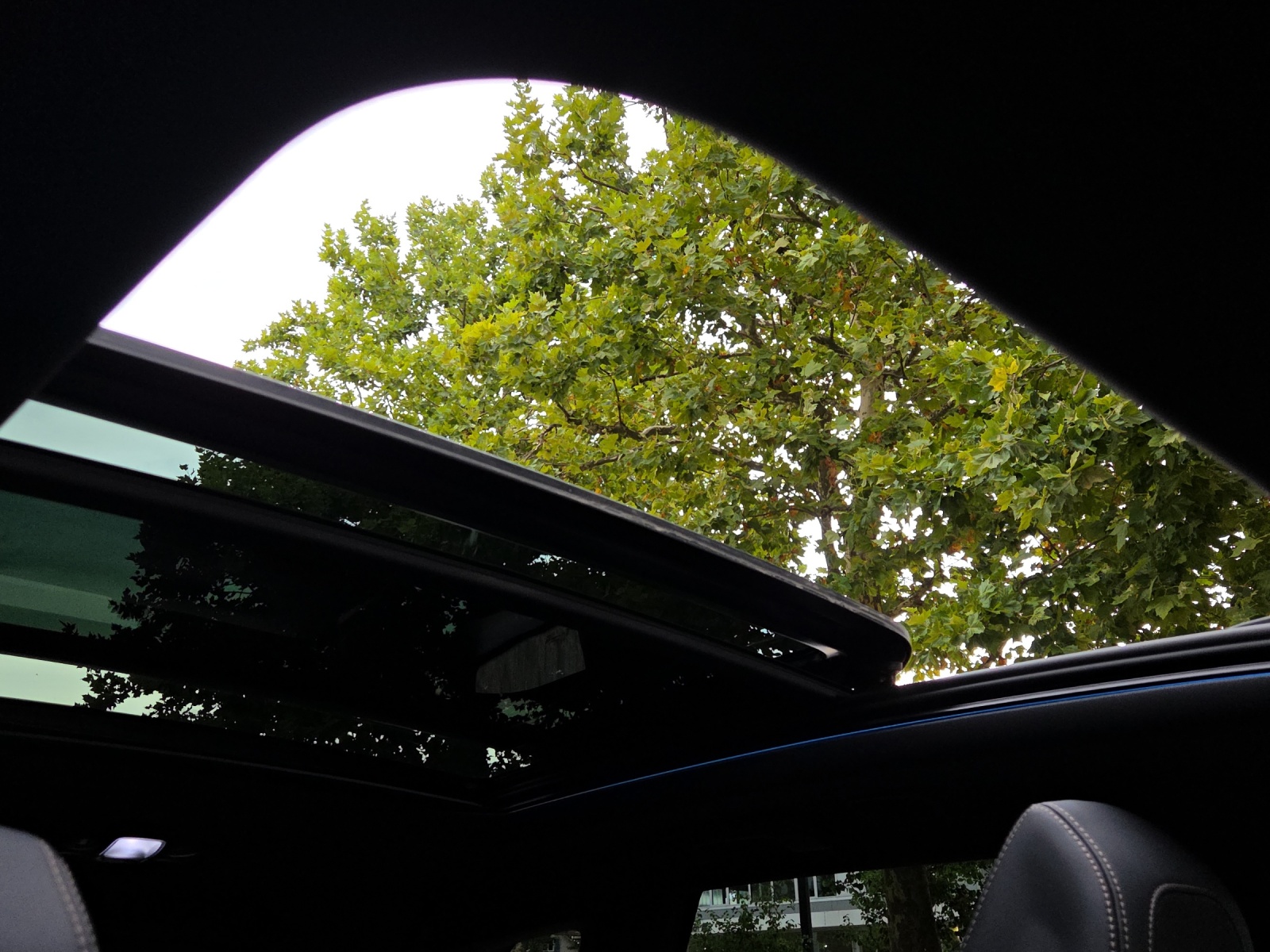 PEUGEOT 3008 225e Hybrid2 GT EAT8-image-13