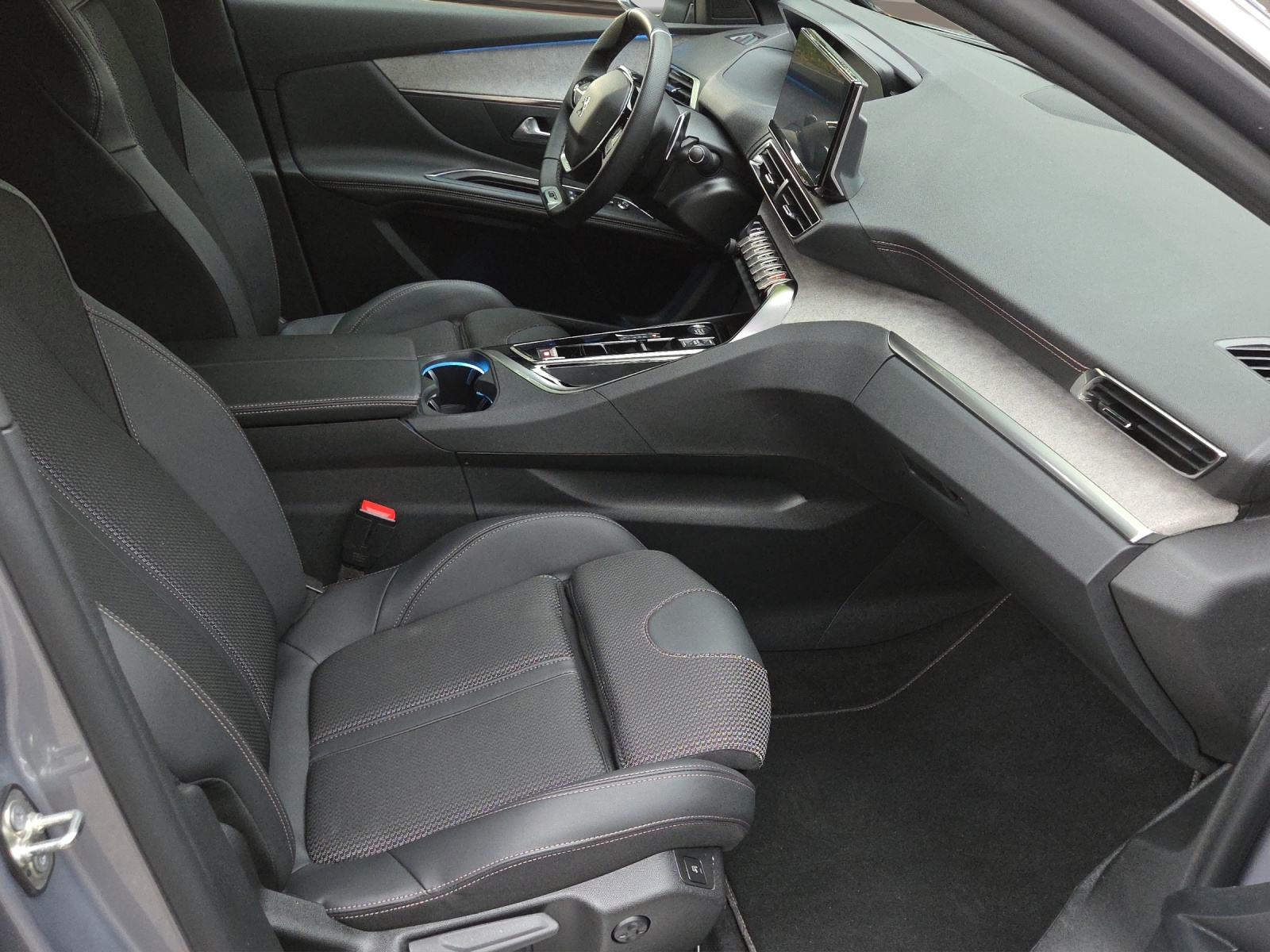 PEUGEOT 3008 225e Hybrid2 GT EAT8-image-10