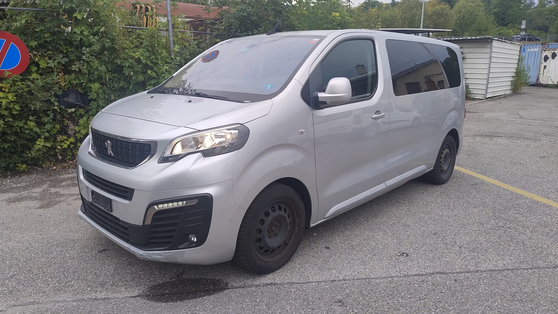 PEUGEOT Traveller 2.0 BlueHDi Business VIP Standard EAT