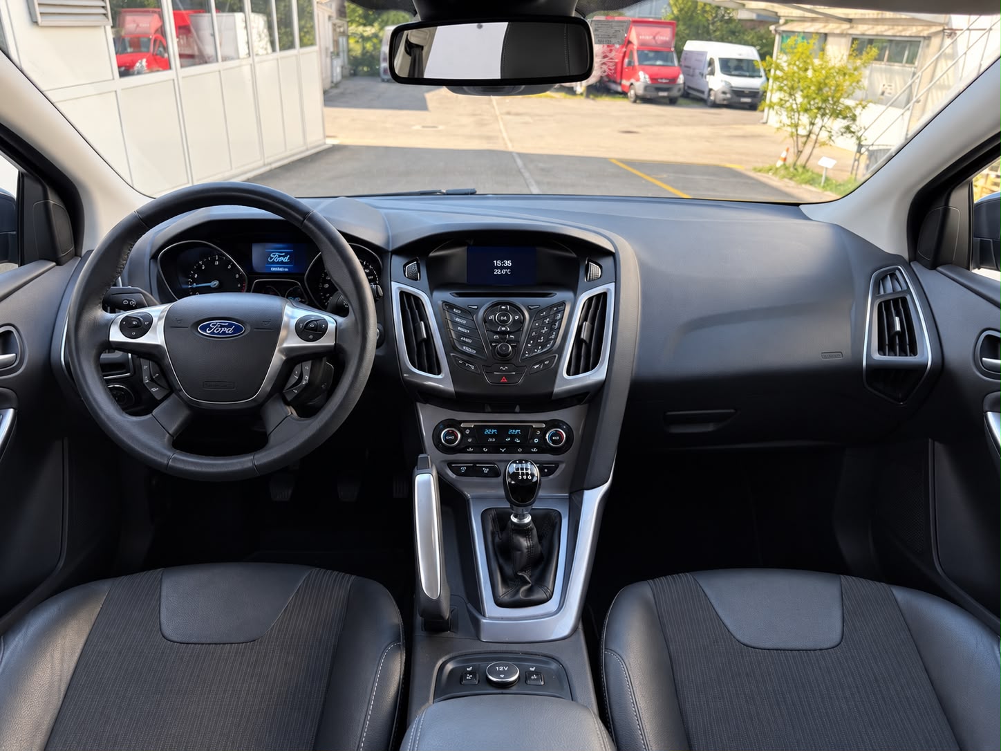 FORD Focus 1.6 SCTi Titanium-image-9