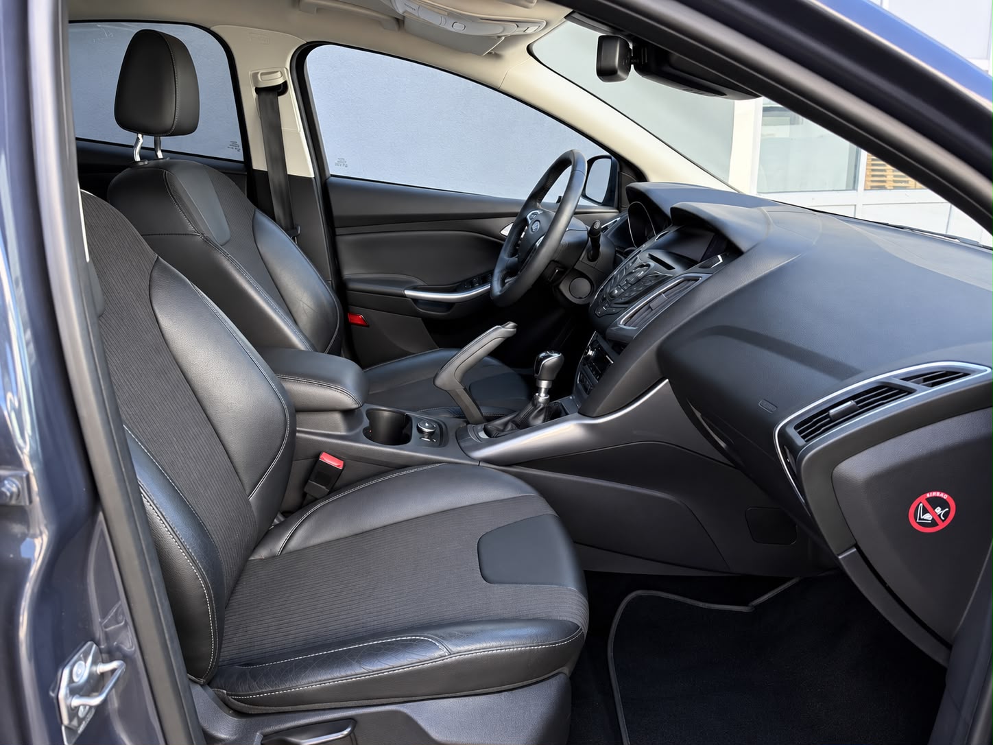 FORD Focus 1.6 SCTi Titanium-image-17