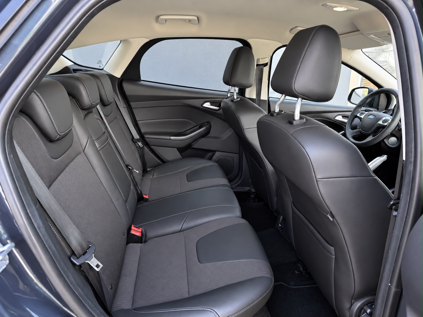 FORD Focus 1.6 SCTi Titanium-image-21
