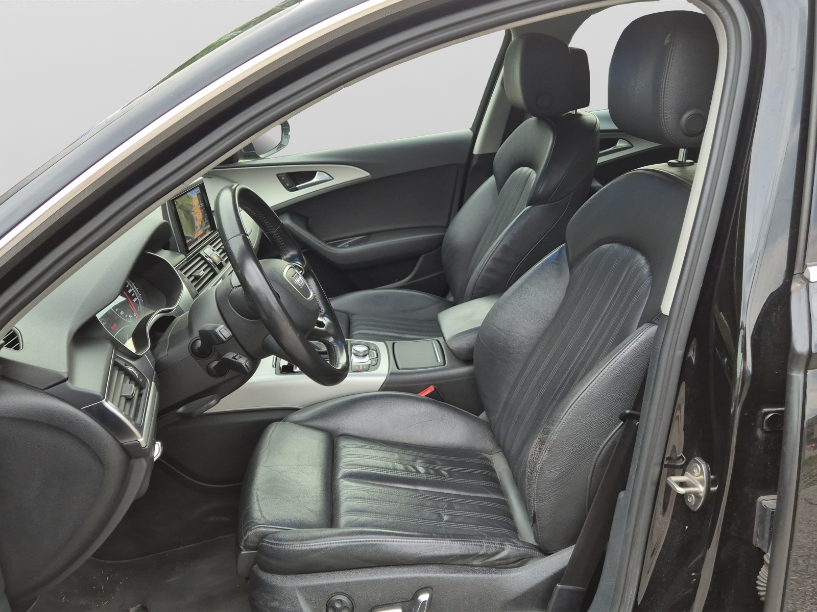 AUDI A6 Avant 3.0 TDI V6 quattro S-tronic-image-11