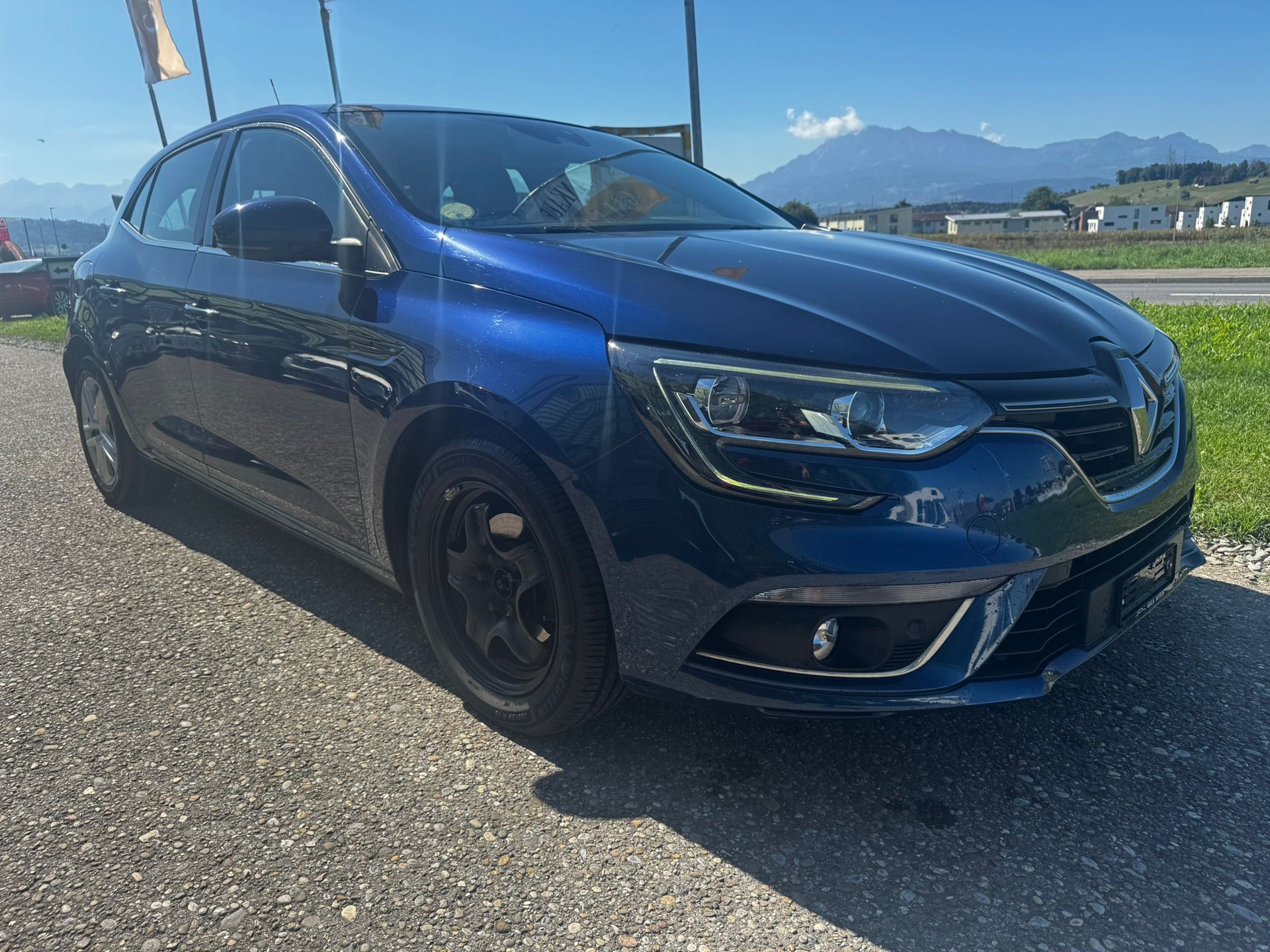 RENAULT Mégane 1.5 dCi Zen EDC-image-2