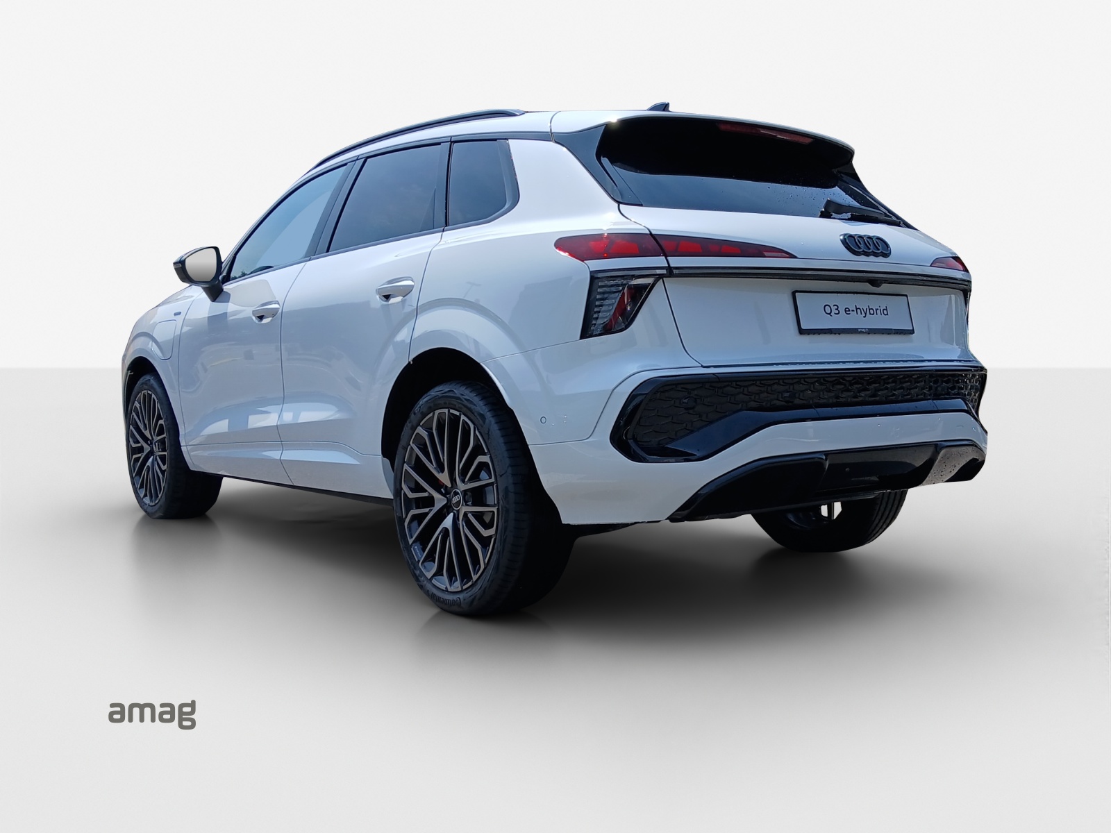 AUDI Q3 SUV e-hybrid 200 kW S tronig-showroom-element-2