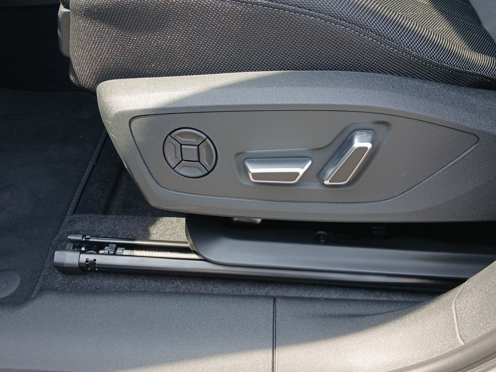 AUDI Q3 SUV e-hybrid 200 kW S tronig-image-15