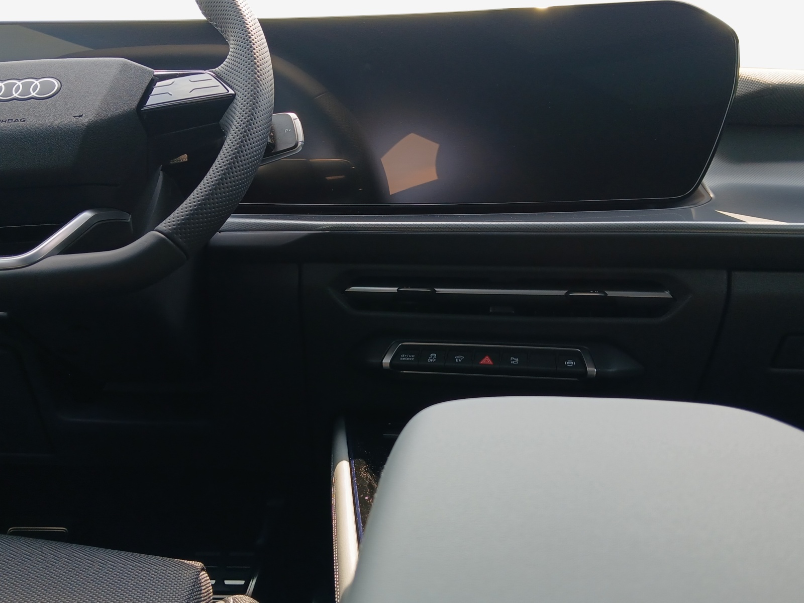 AUDI Q3 SUV e-hybrid 200 kW S tronig-image-8
