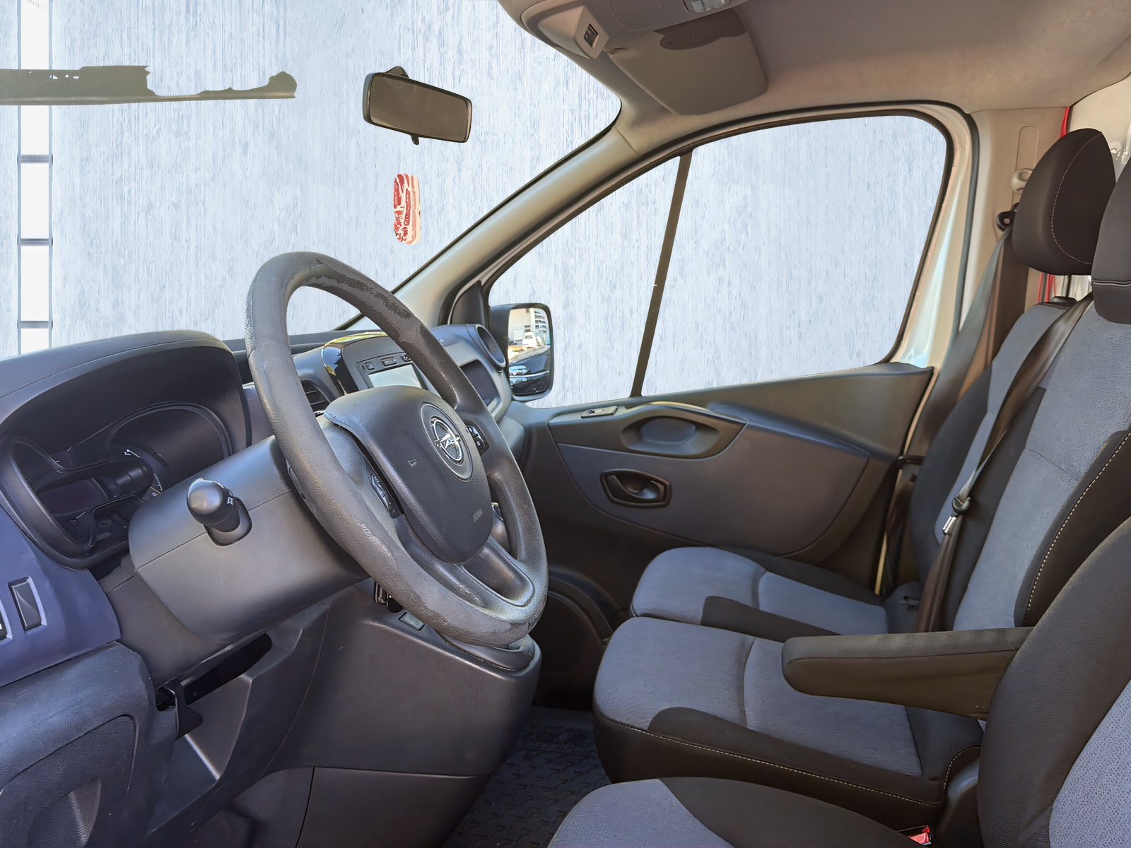 OPEL Vivaro Camper mit Durchstieg ins Dachzelt-image-9