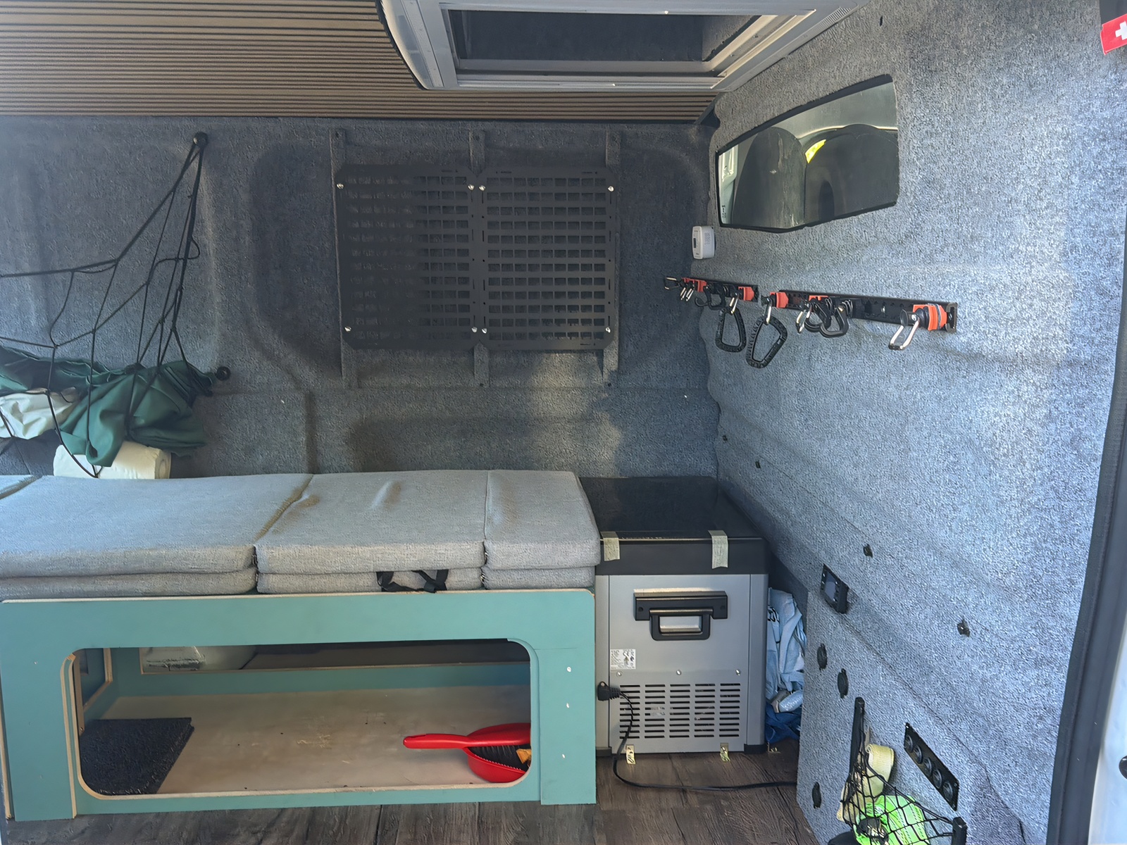 OPEL Vivaro Camper mit Durchstieg ins Dachzelt-image-15