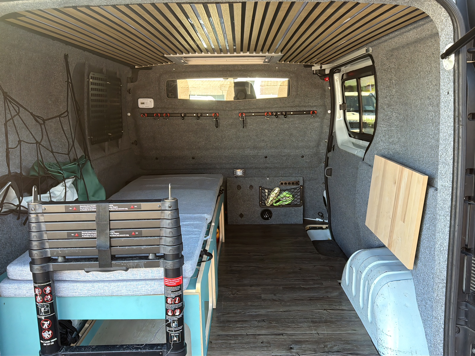 OPEL Vivaro Camper mit Durchstieg ins Dachzelt-image-17