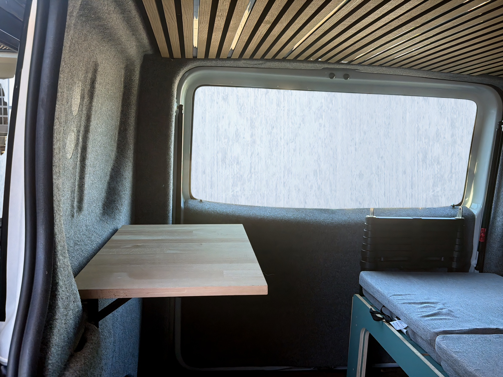 OPEL Vivaro Camper mit Durchstieg ins Dachzelt-image-20