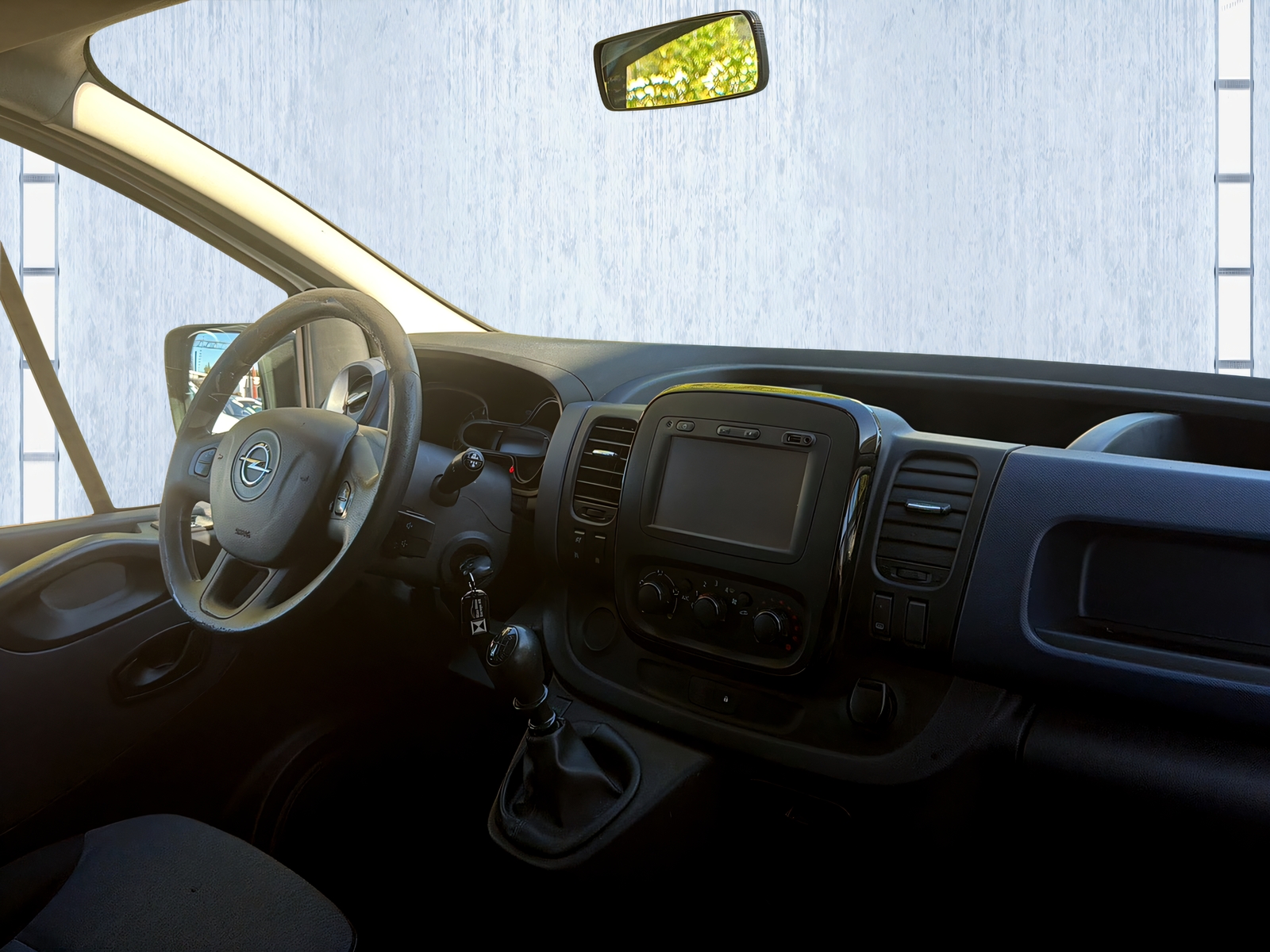 OPEL Vivaro Camper mit Durchstieg ins Dachzelt-image-13