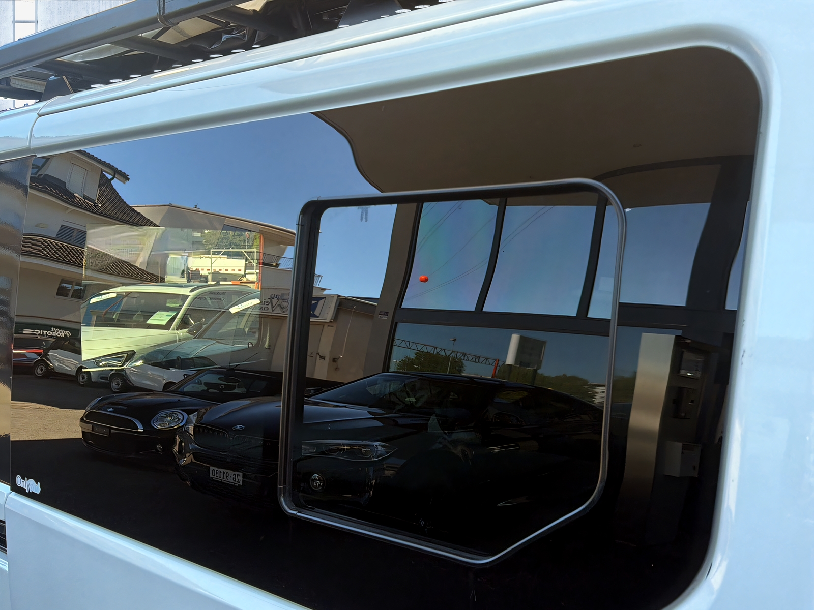 OPEL Vivaro Camper mit Durchstieg ins Dachzelt-image-18