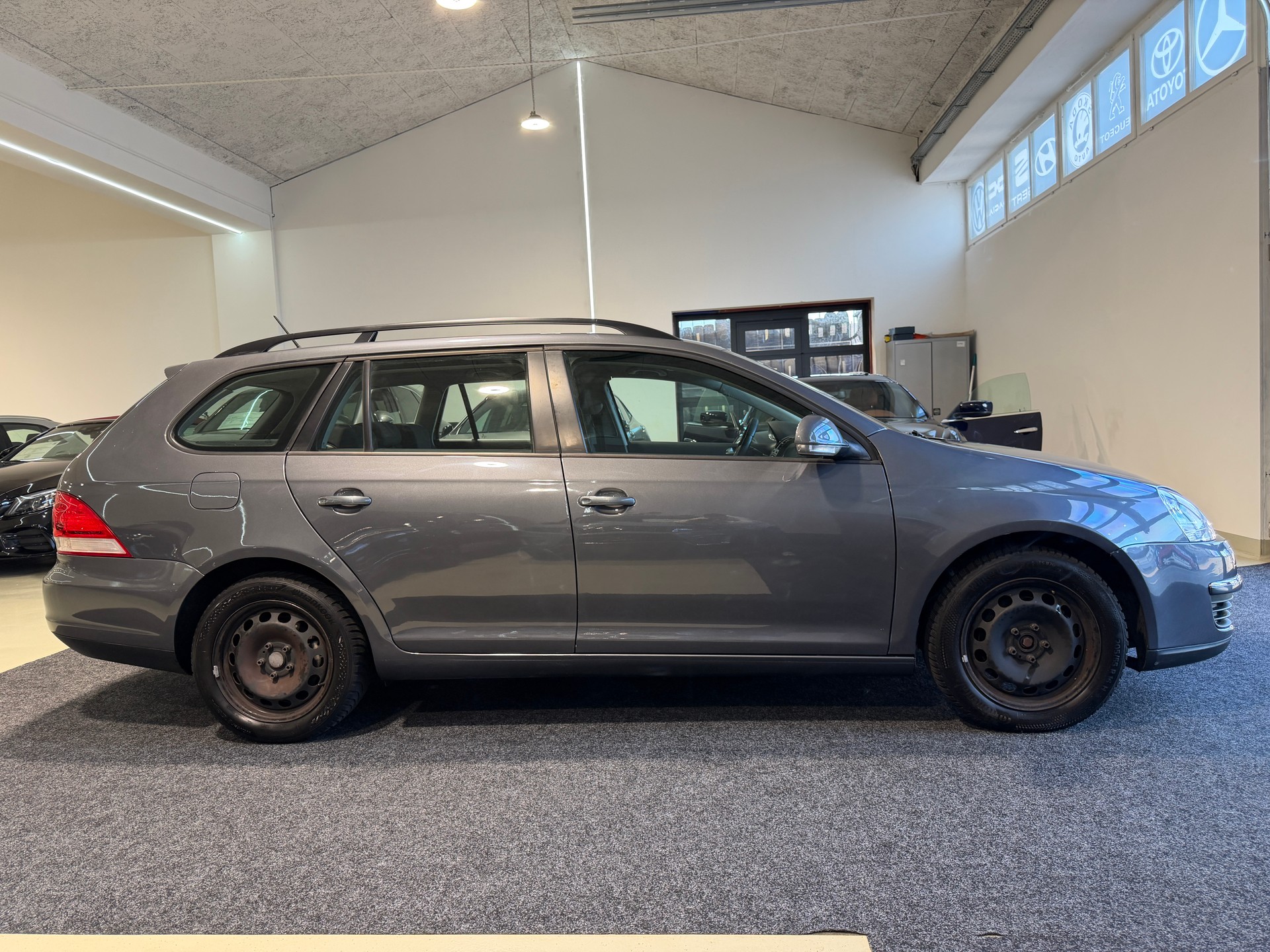 VW Golf Variant 1.4 TSI Trendline-image-3