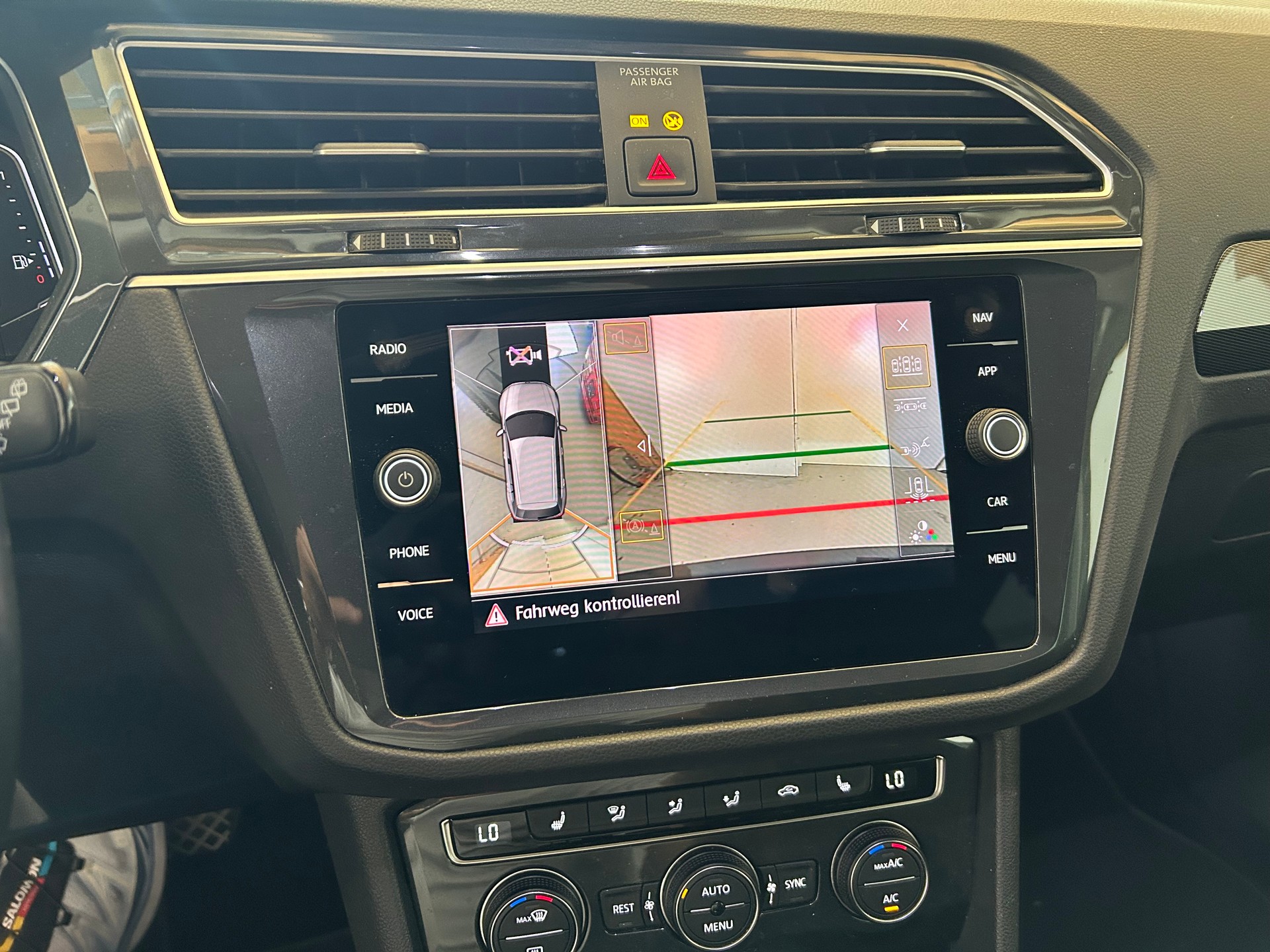 VW Tiguan 2.0 TDI SCR Highline 4Motion DSG-image-12