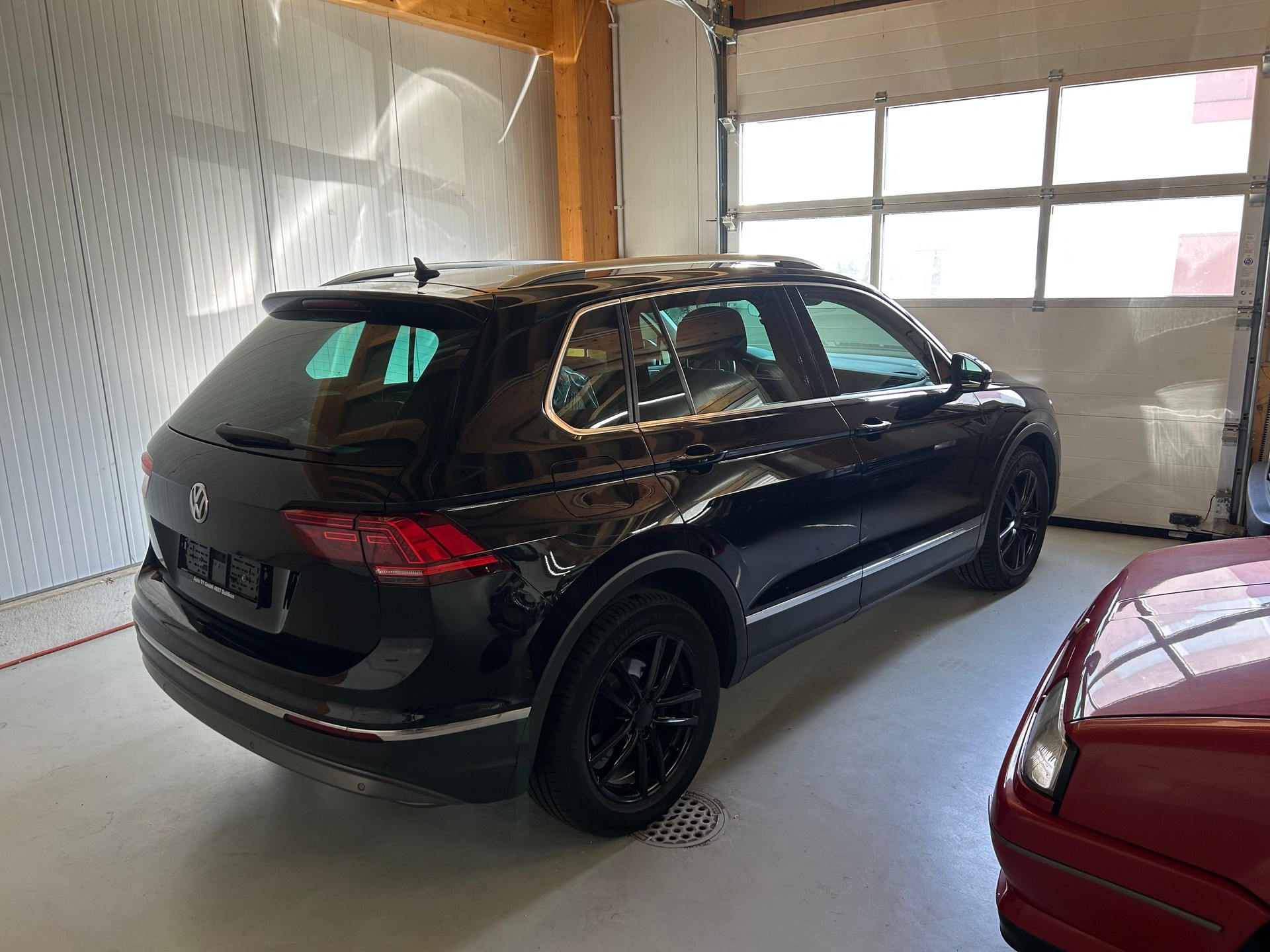 VW Tiguan 2.0 TDI SCR Highline 4Motion DSG-image-9