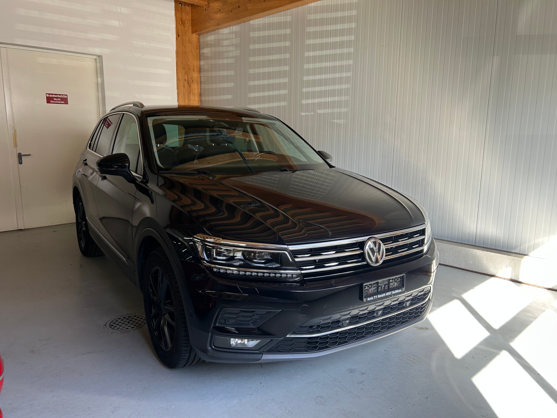 VW Tiguan 2.0 TDI SCR Highline 4Motion DSG-image-1