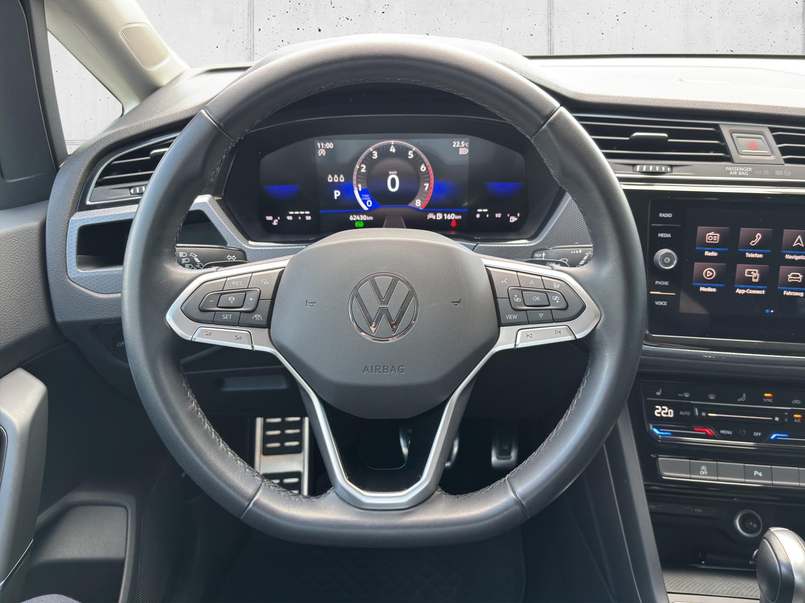 VW Touran 1.5 TSI EVO Comfortline DSG mit AHK, Frontscheibenheizung & Rückfahrkamera-image-13