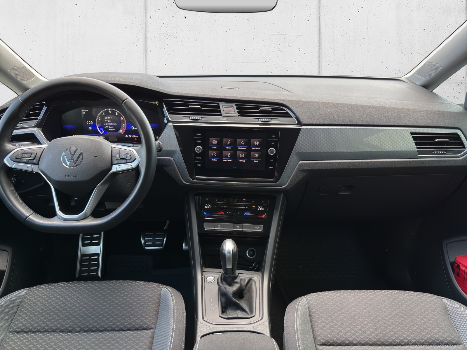 VW Touran 1.5 TSI EVO Comfortline DSG mit AHK, Frontscheibenheizung & Rückfahrkamera-image-12