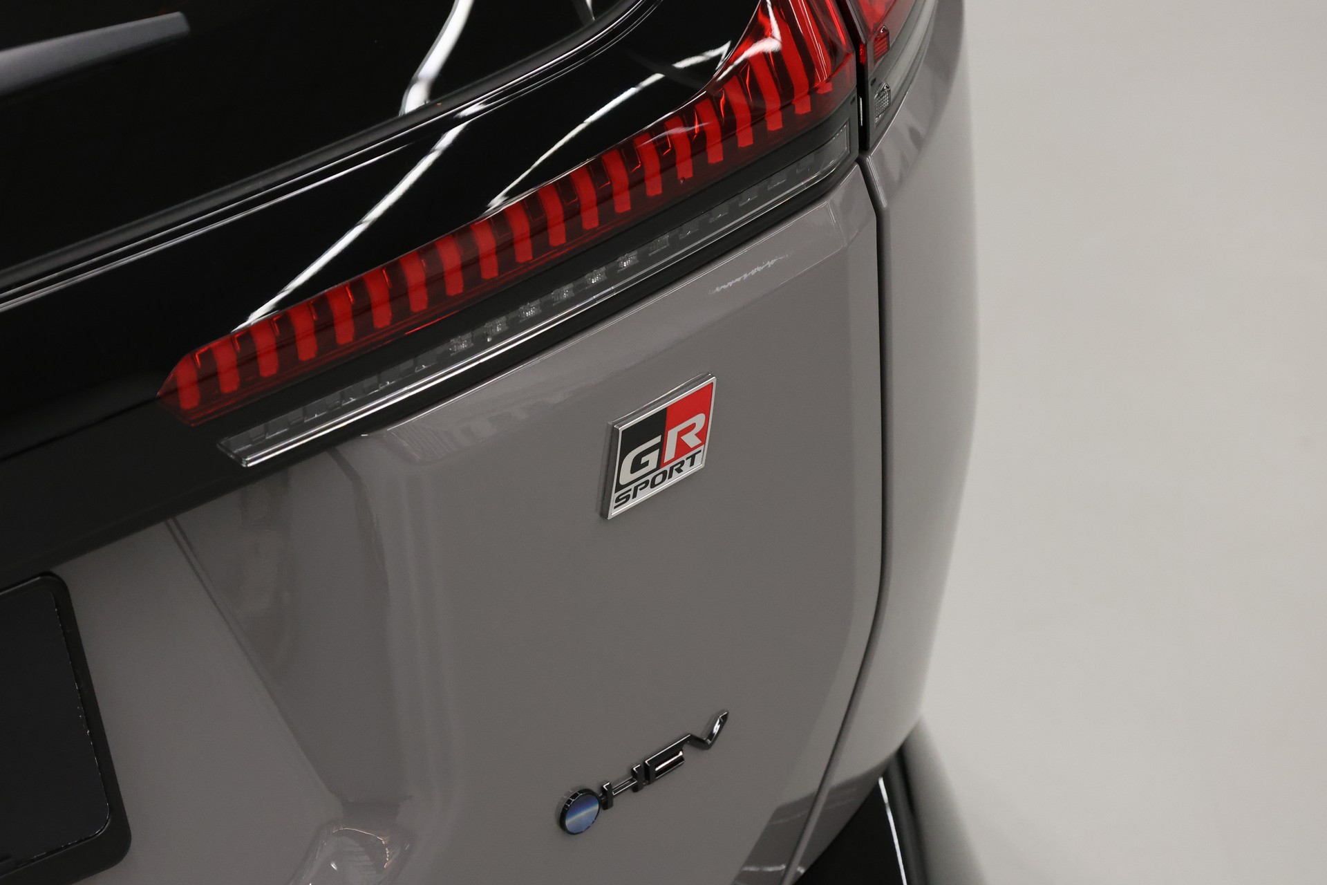 TOYOTA RAV-4 2.5 HSD GR Sport e-CVT AWD-image-14
