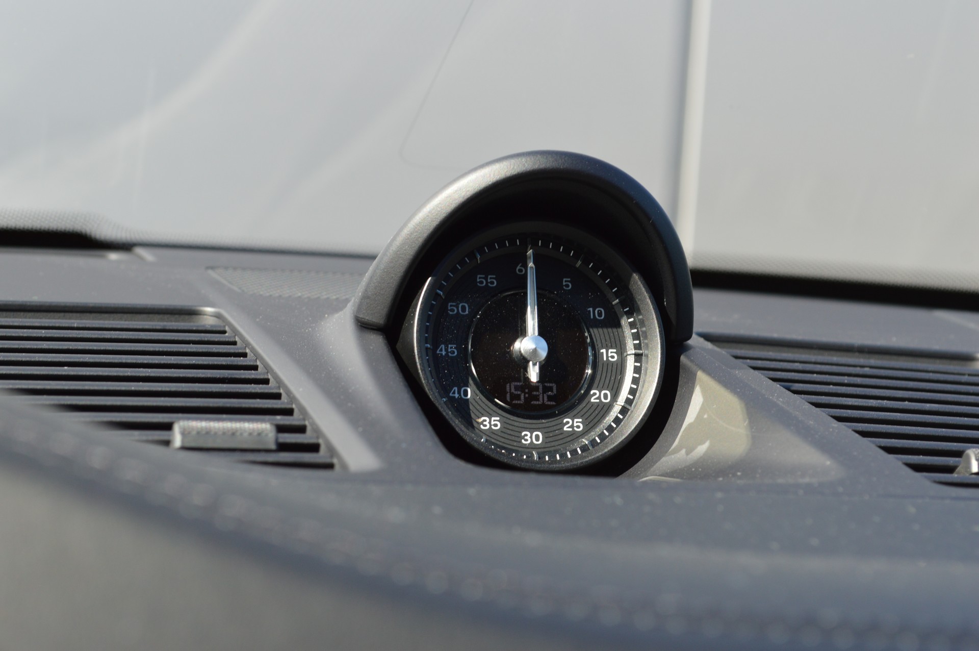 PORSCHE 911 Carrera 4S PDK-image-23