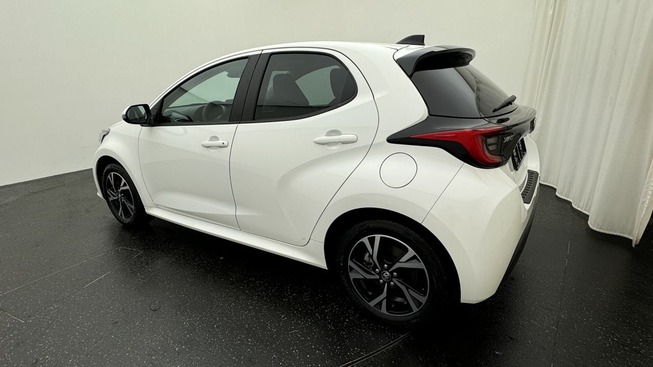 TOYOTA Yaris 1.5 Sport e-CVT-image-3