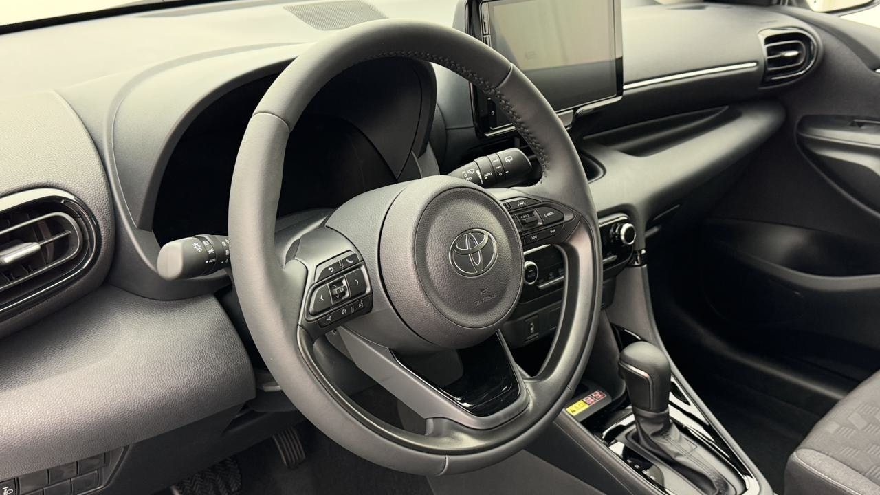 TOYOTA Yaris 1.5 Sport e-CVT-image-7