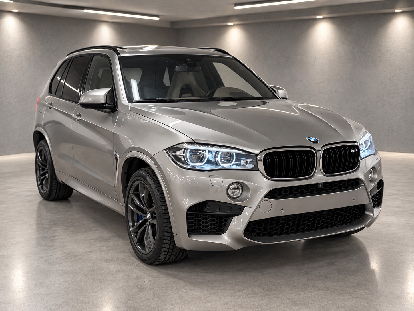 BMW X5M F85 mit 4.4 V8 Biturbo und 575PS 1.Hand ab MFK-image-1