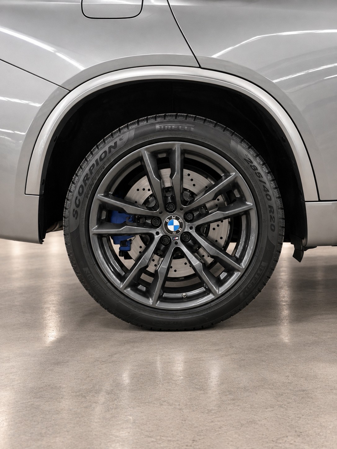 BMW X5M F85 mit 4.4 V8 Biturbo und 575PS 1.Hand ab MFK-image-15