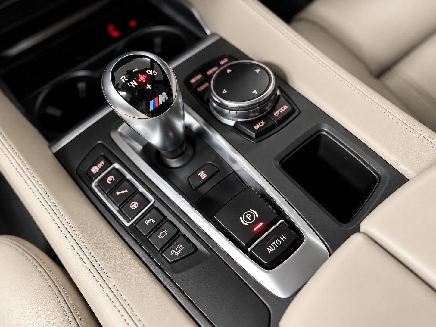 BMW X5M F85 mit 4.4 V8 Biturbo und 575PS 1.Hand ab MFK-image-10