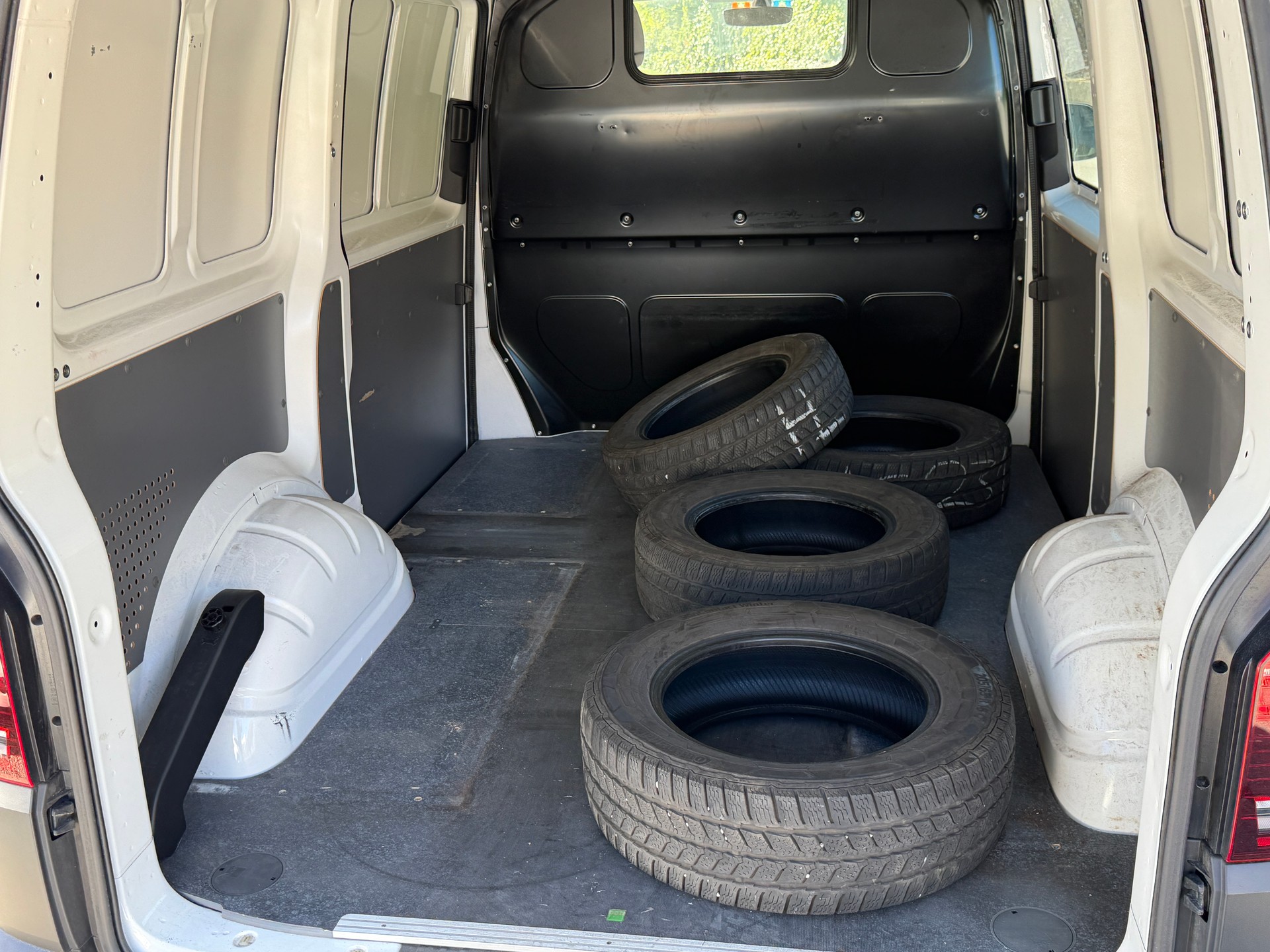 VW T6.1 2.0 TDI DSG-image-3