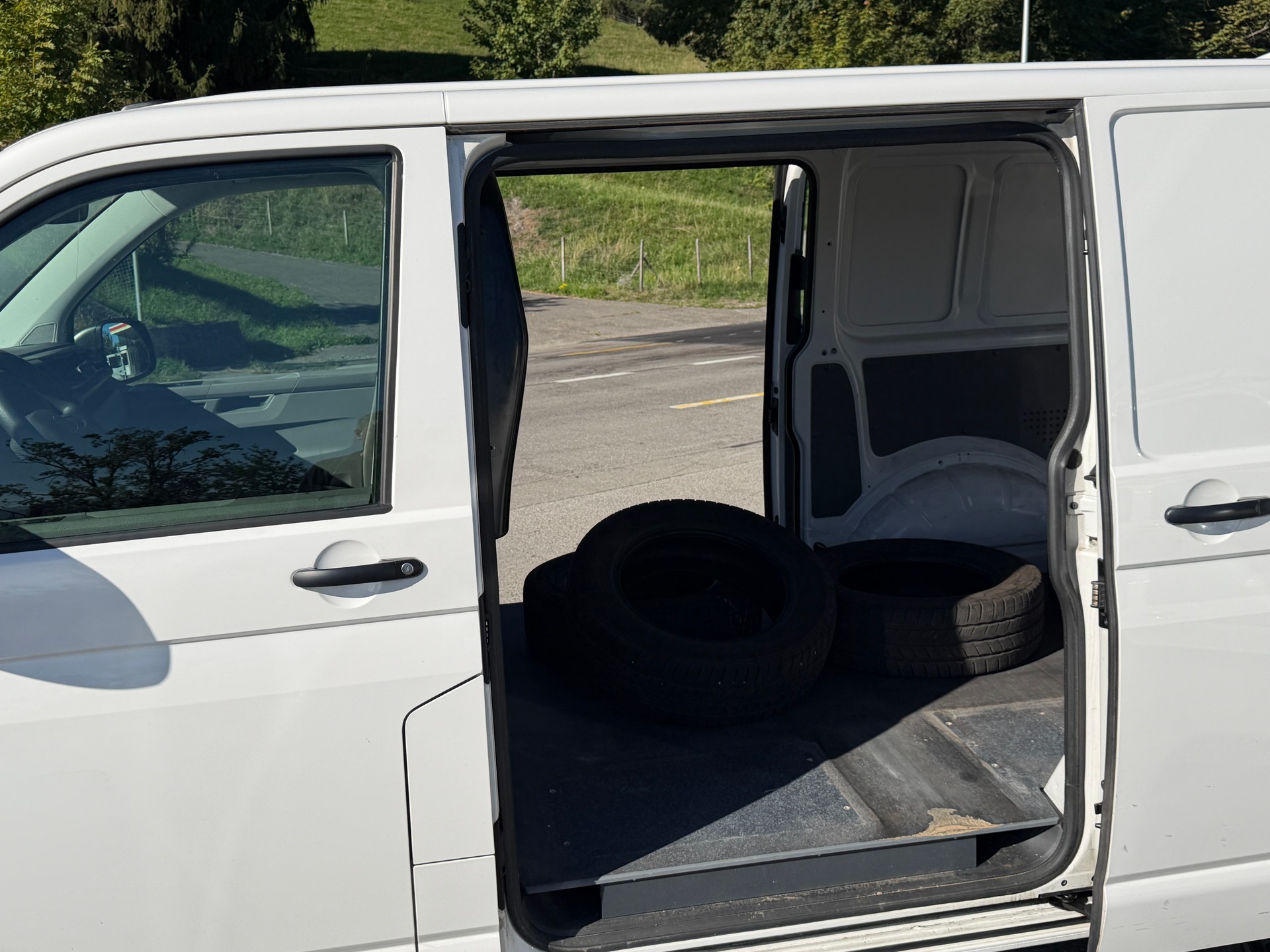 VW T6.1 2.0 TDI DSG-image-4