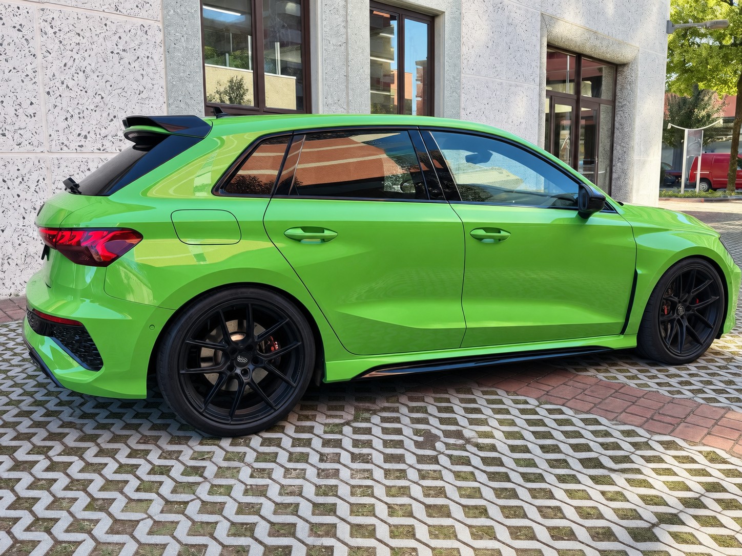 AUDI RS3 Sportback 2.5 TSI quattro S-tronic-image-4