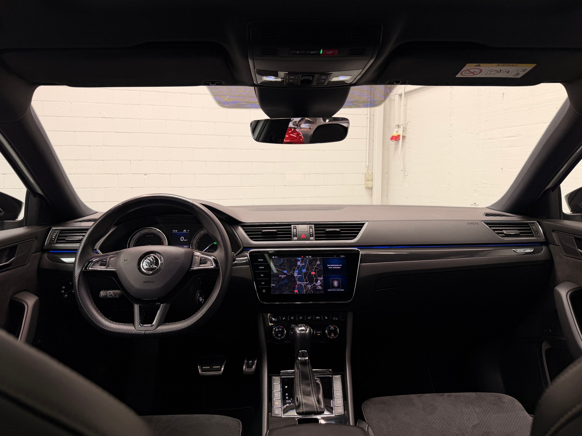 SKODA Superb 2.0 TSI SportLine+ DSG Limited White Performance CH Fahrzeug-image-14