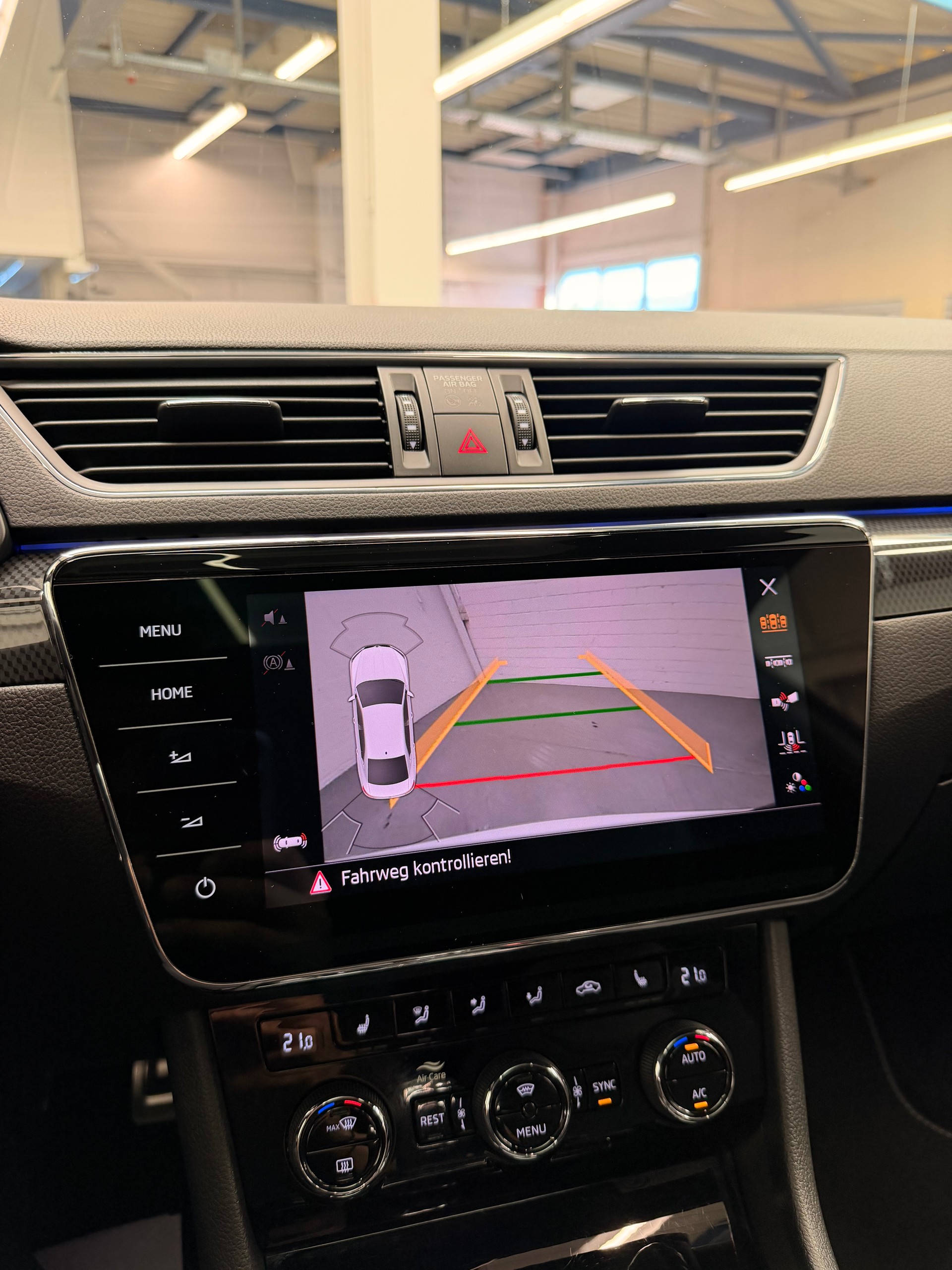 SKODA Superb 2.0 TSI SportLine+ DSG Limited White Performance CH Fahrzeug-image-10
