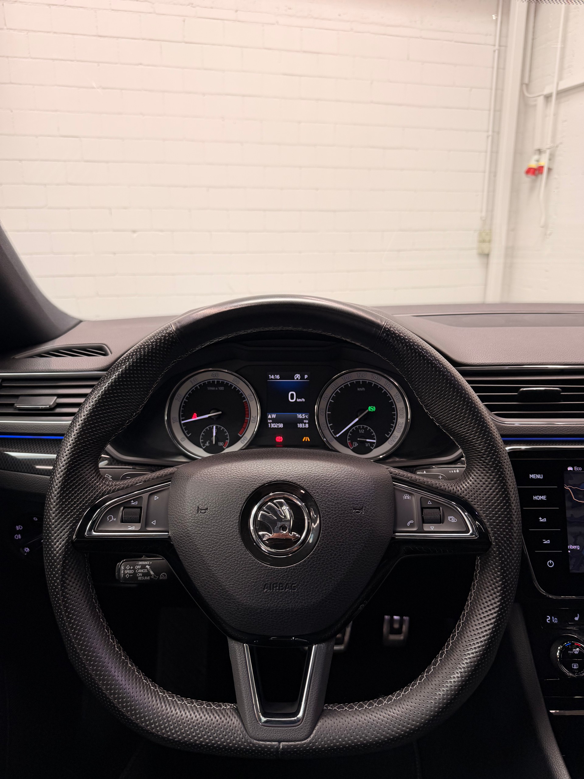 SKODA Superb 2.0 TSI SportLine+ DSG Limited White Performance CH Fahrzeug-image-15