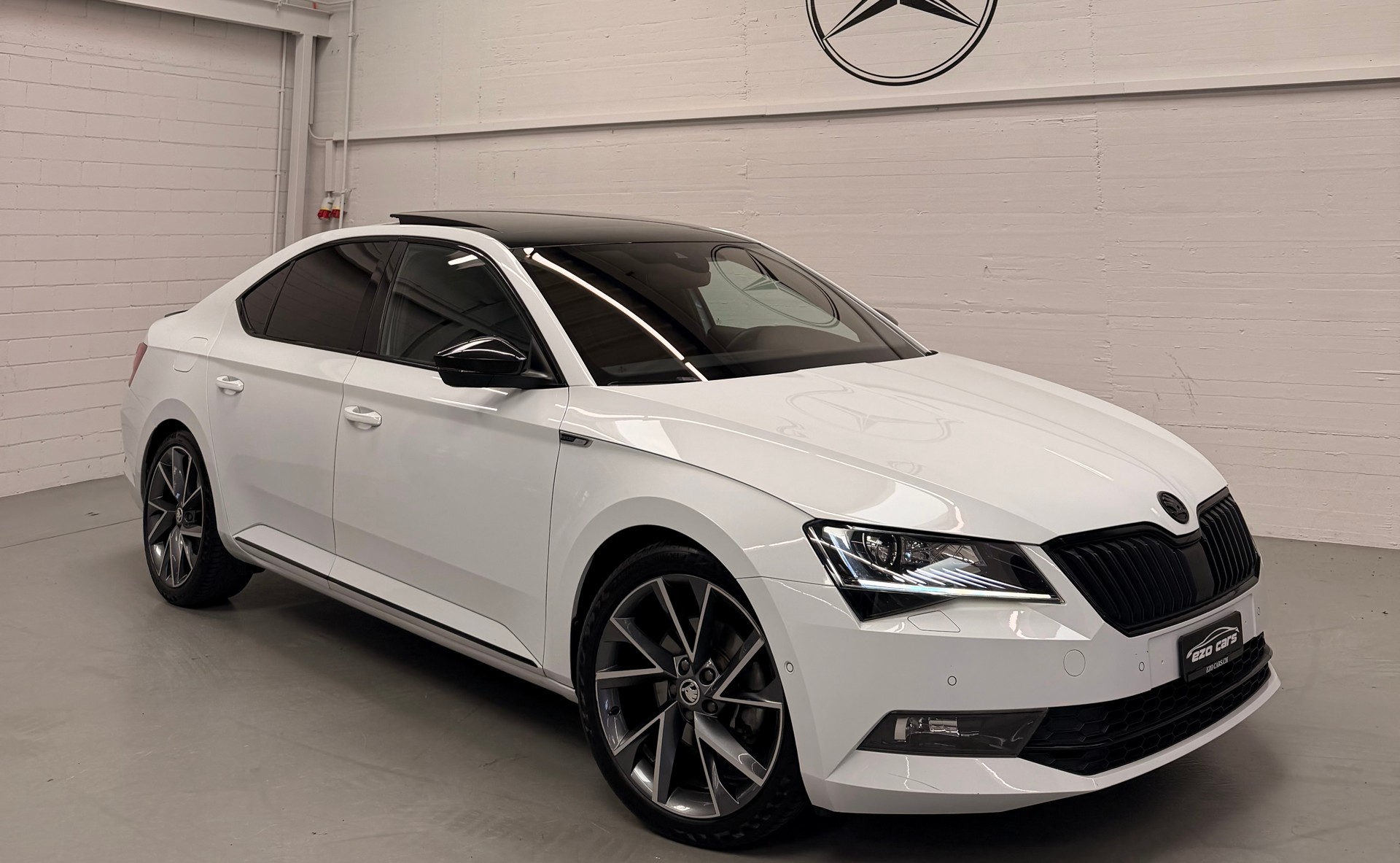 SKODA Superb 2.0 TSI SportLine+ DSG Limited White Performance CH Fahrzeug-image-4