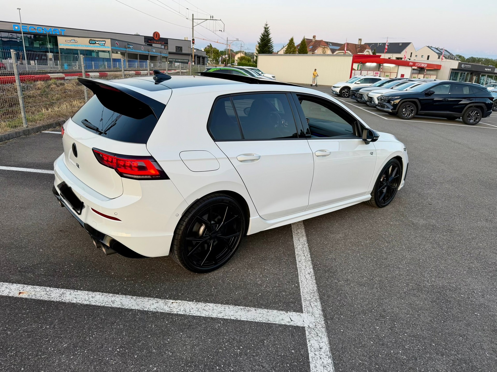 VW Golf R 8.5 2.0 TSI 4 Motion black édition-image-1