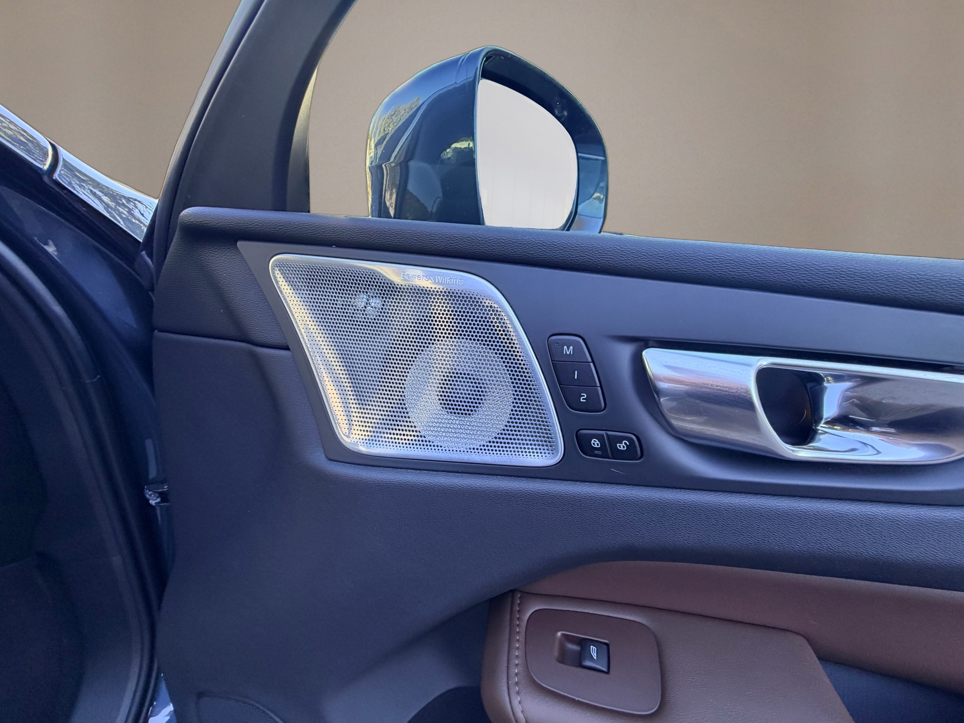 VOLVO XC60 T8 eAWD Inscription Expression Geartronic-image-14