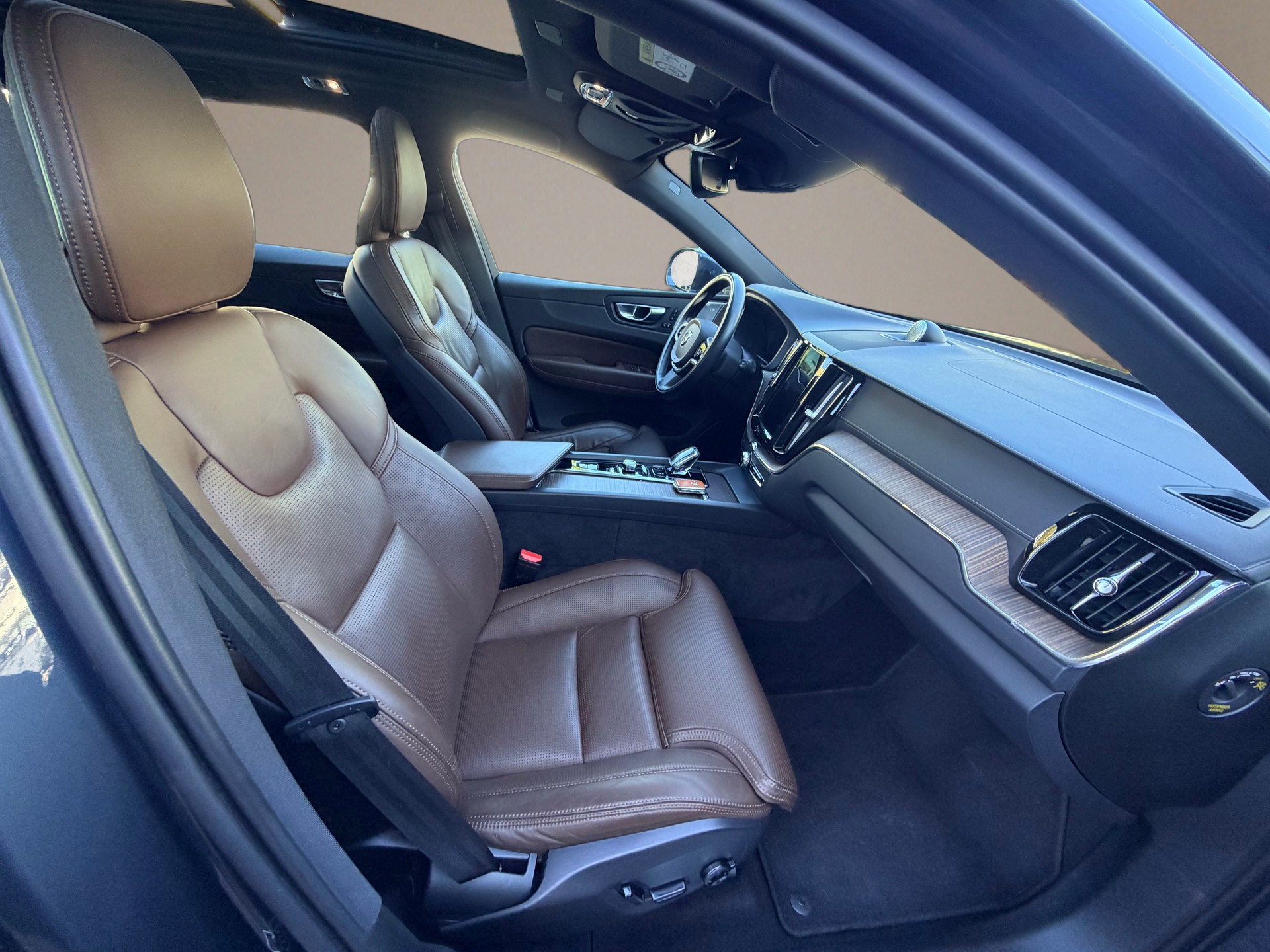 VOLVO XC60 T8 eAWD Inscription Expression Geartronic-image-10