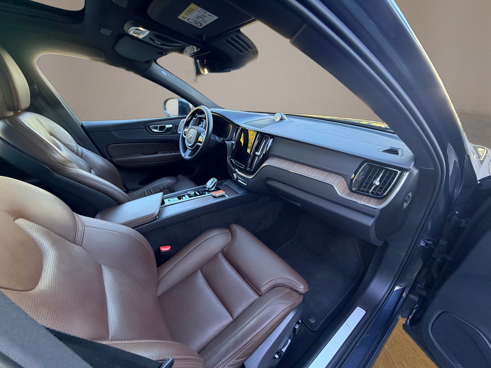 VOLVO XC60 T8 eAWD Inscription Expression Geartronic-image-11