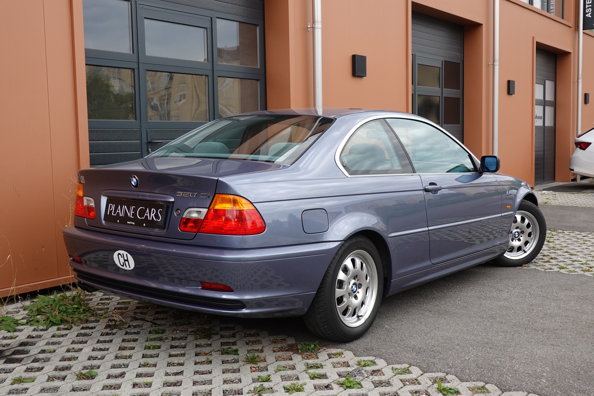 BMW 320Ci Coupé "* CH Auto * 8 Roues * 4 Vitres électriques * Voiture très propre *"-image-6