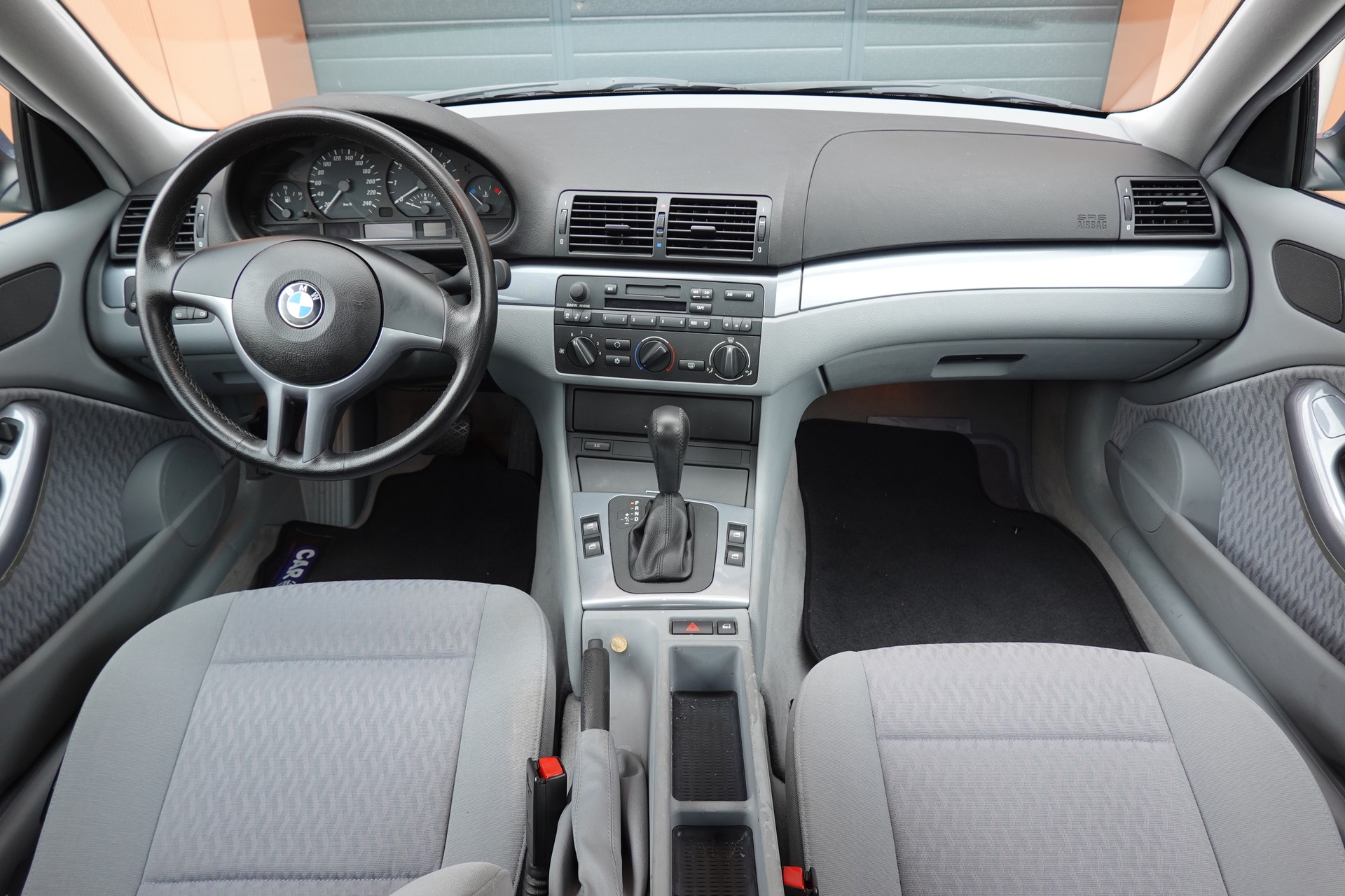 BMW 320Ci Coupé "* CH Auto * 8 Roues * 4 Vitres électriques * Voiture très propre *"-image-10