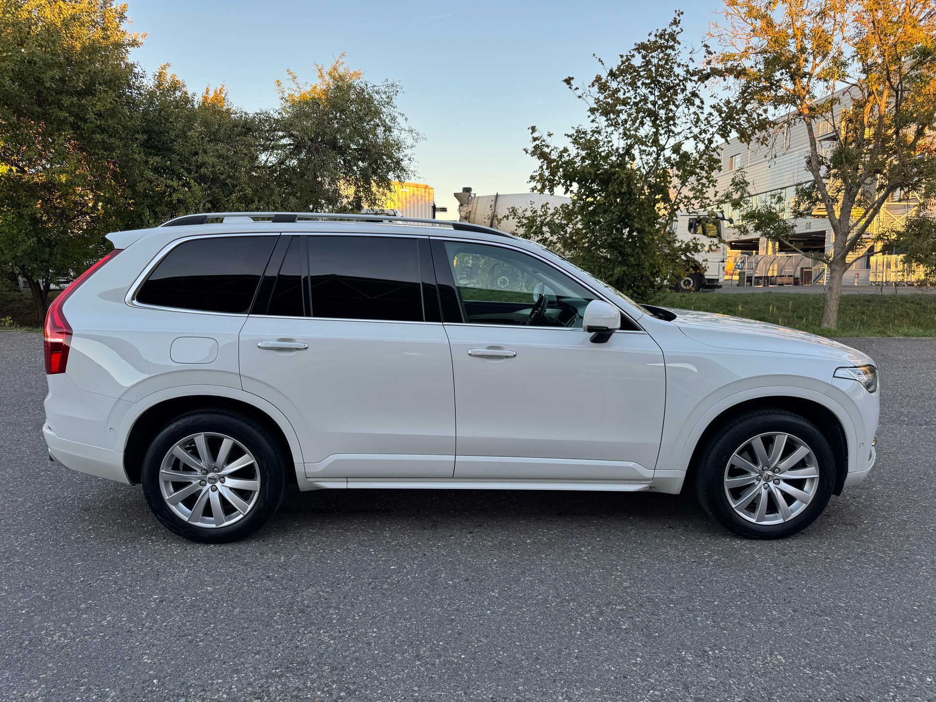 VOLVO XC90 D5 AWD Kinetic Geartronic-image-10