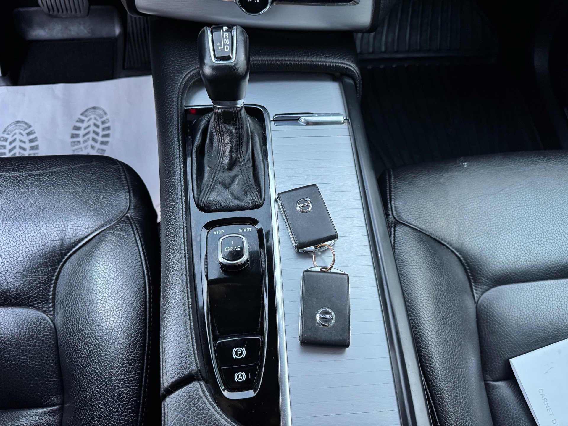 VOLVO XC90 D5 AWD Kinetic Geartronic-image-24
