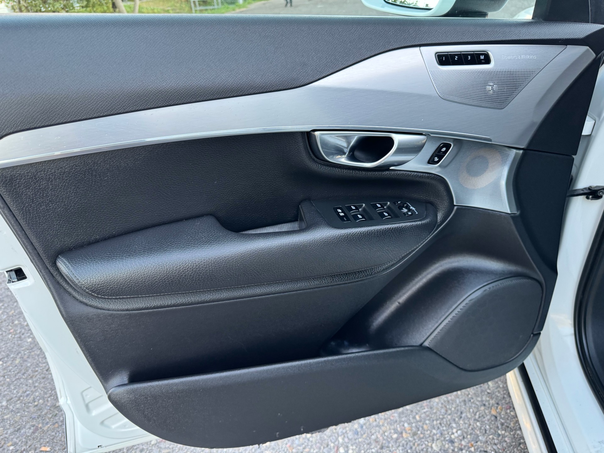 VOLVO XC90 D5 AWD Kinetic Geartronic-image-16