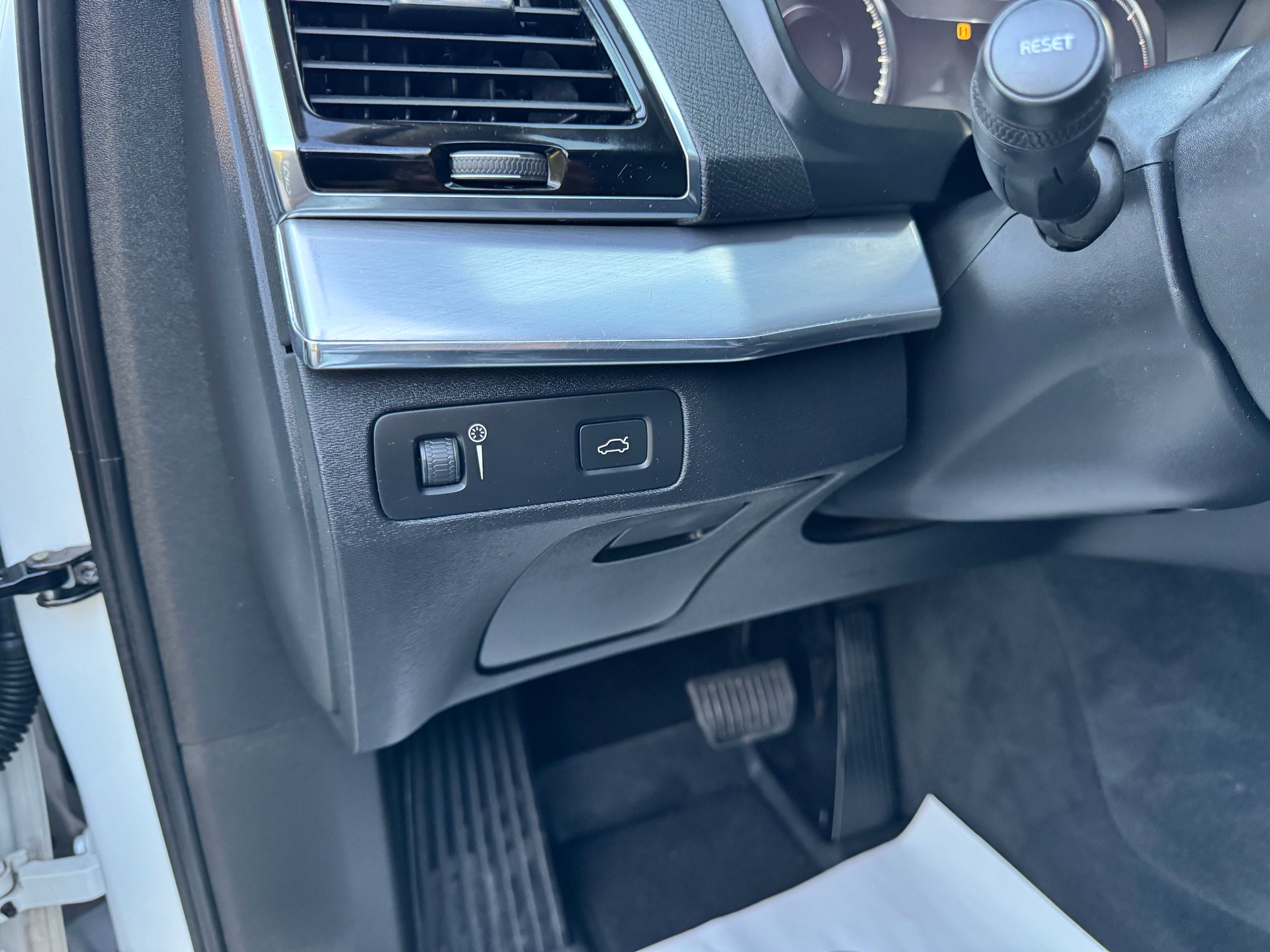 VOLVO XC90 D5 AWD Kinetic Geartronic-image-21