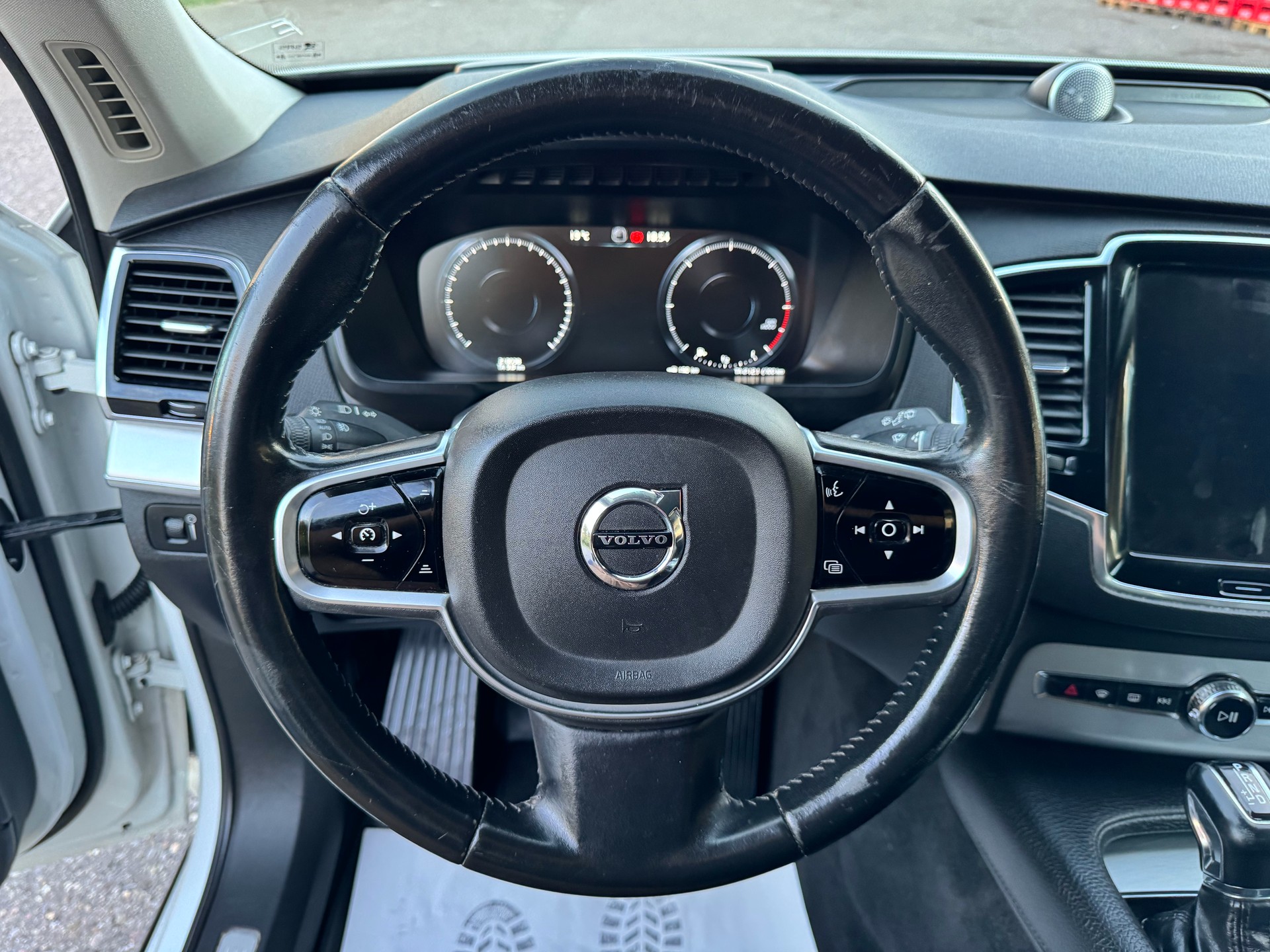 VOLVO XC90 D5 AWD Kinetic Geartronic-image-22