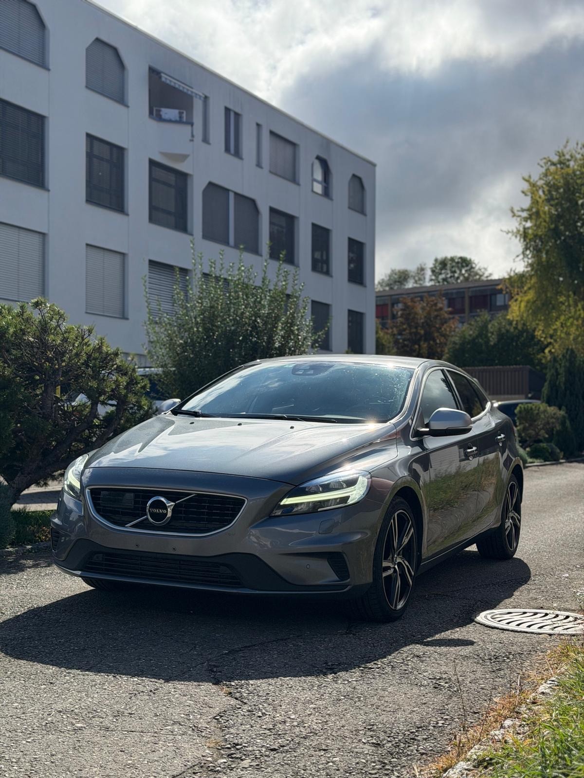 VOLVO V40 T5 Summum Geartronic-image-0