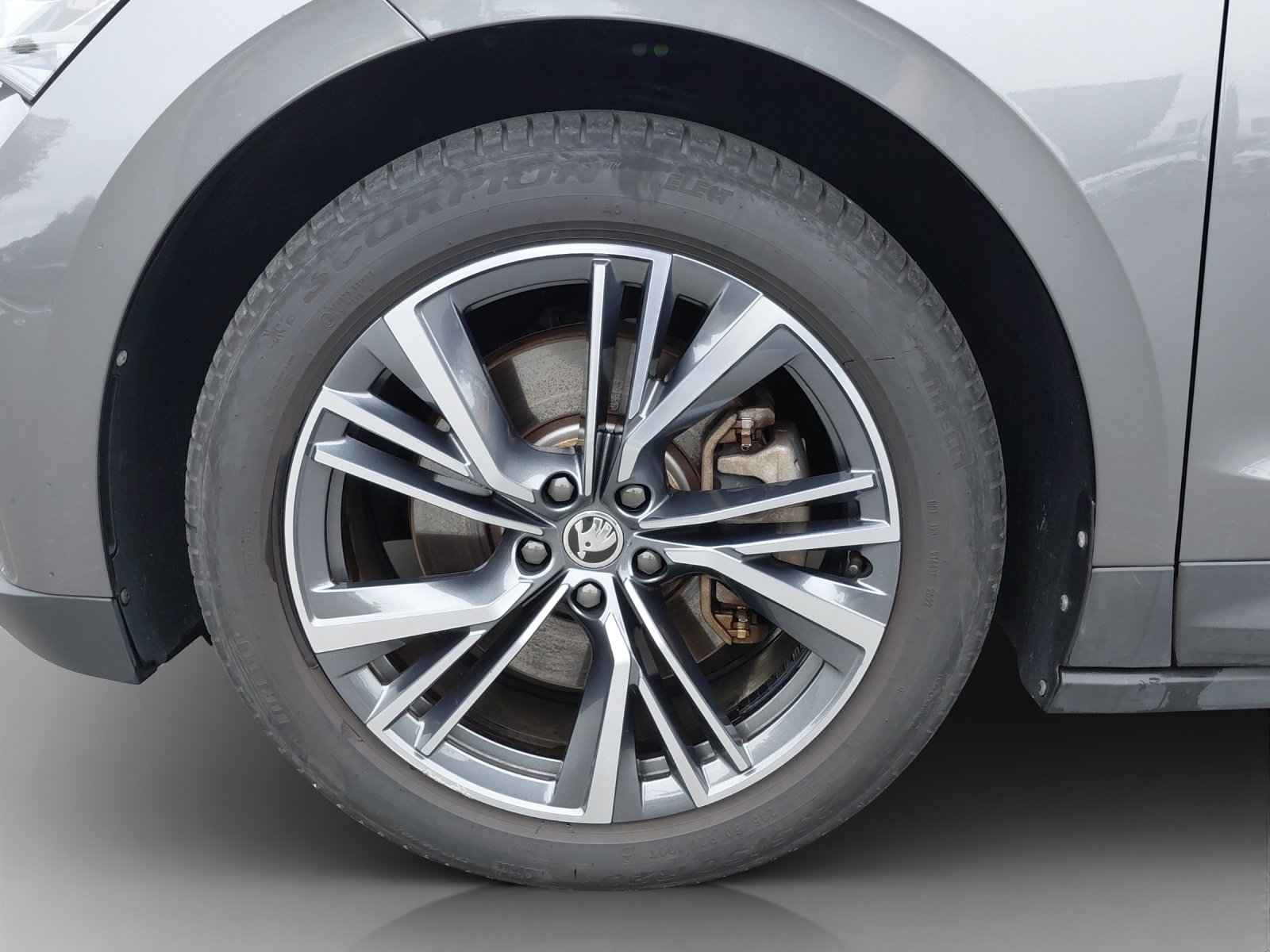 SKODA Enyaq iV 80-image-14
